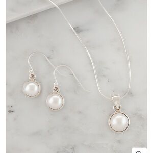 Smithsonian  Silver Pearl Necklace and Earring Set